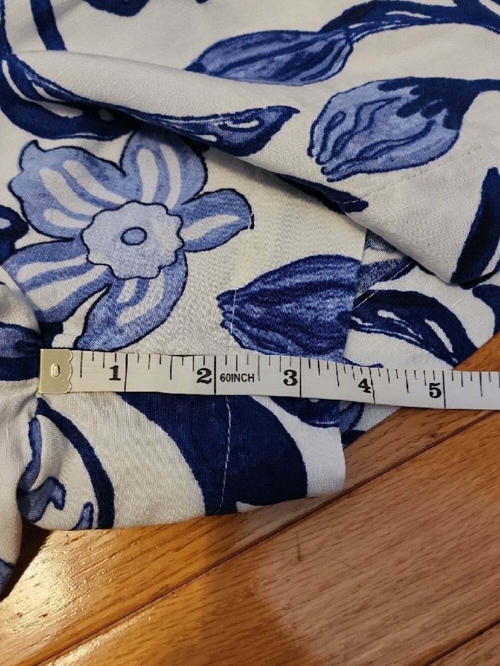 H&M White Shorts with Blue Floral Print - Picture 4 of 5
